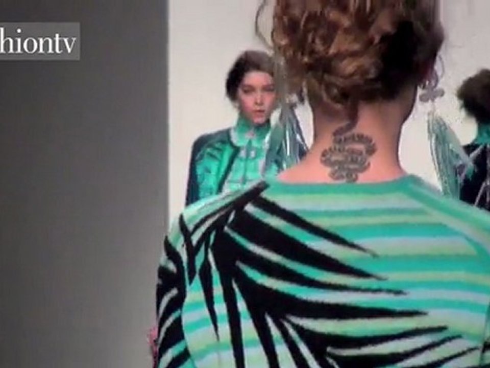 Holly Fulton Fall 2012 Show, London Fashion Week | FashionTV