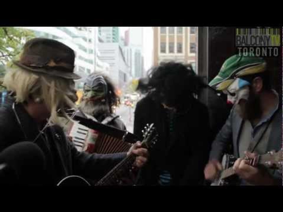 OL' SAVANNAH - STICKS AND STONES (BalconyTV)