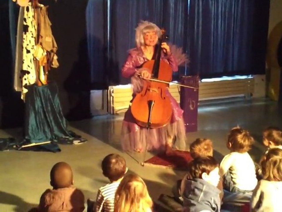 Spectacle - Le V masqué - Maternelle Cité Souzy 9