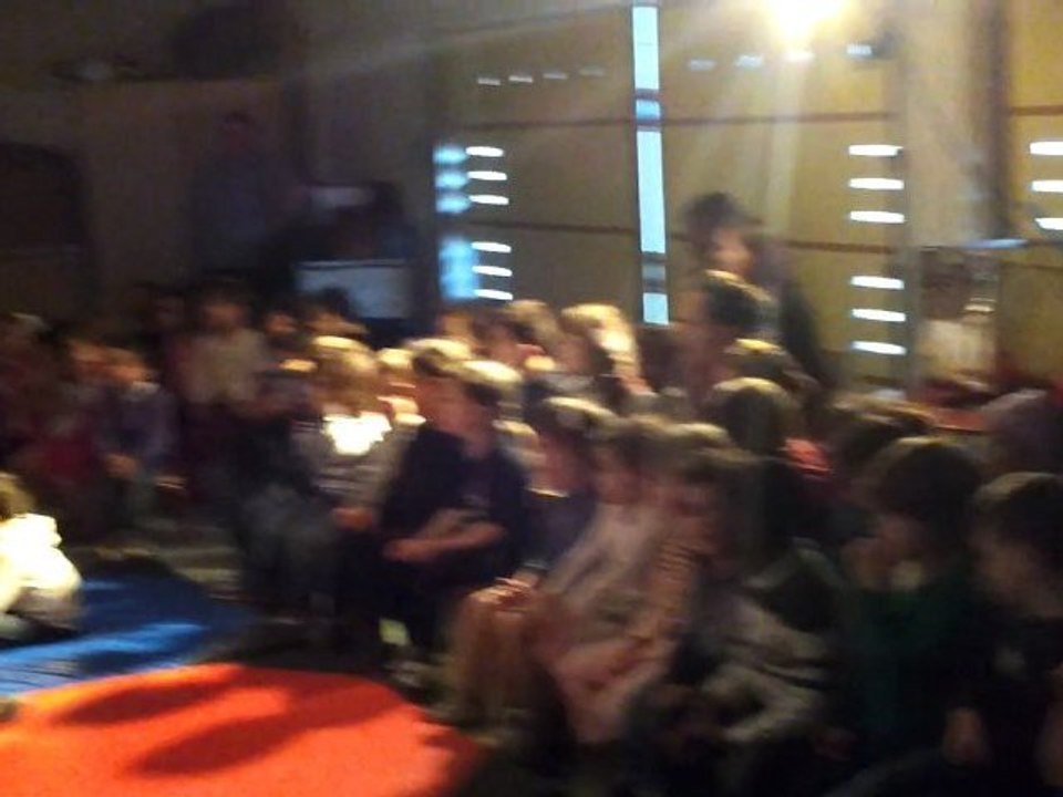 Spectacle - Le V masqué - Maternelle Cité Souzy 10