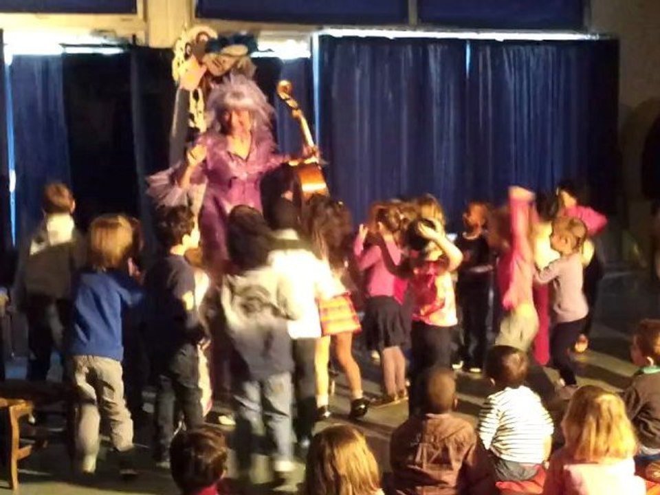 Spectacle - Le V masqué - Maternelle Cité Souzy 11