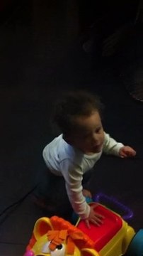 Premiers Pas Bébé Saïan - 21.03.12 (2) - 11 mois