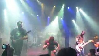3 Doors Down - Duck & Run (Live @ Le Bataclan - 06/03/2012)