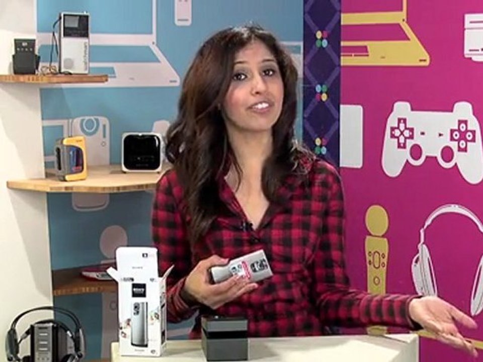 Unboxing the Sony Bloggie Live