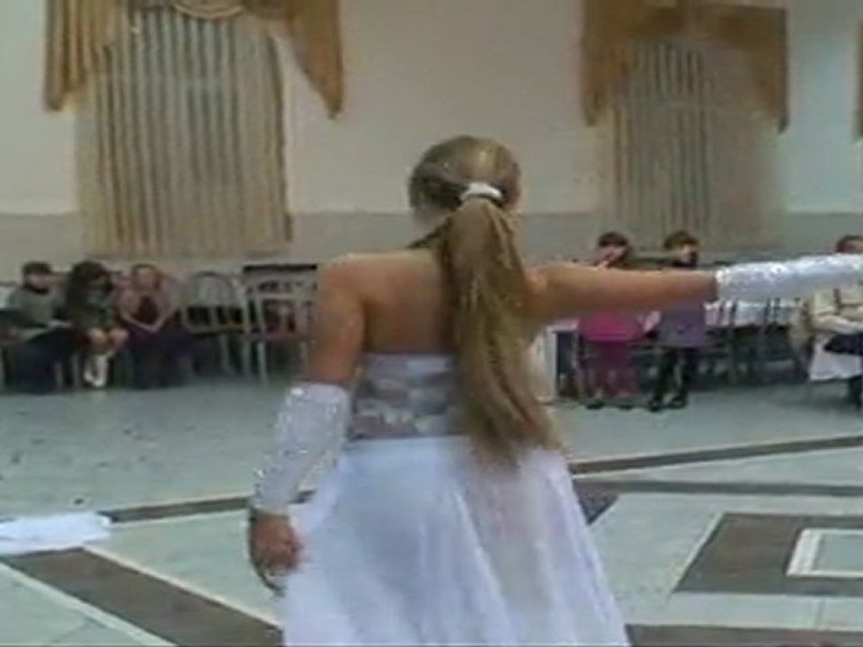 Танец в белом