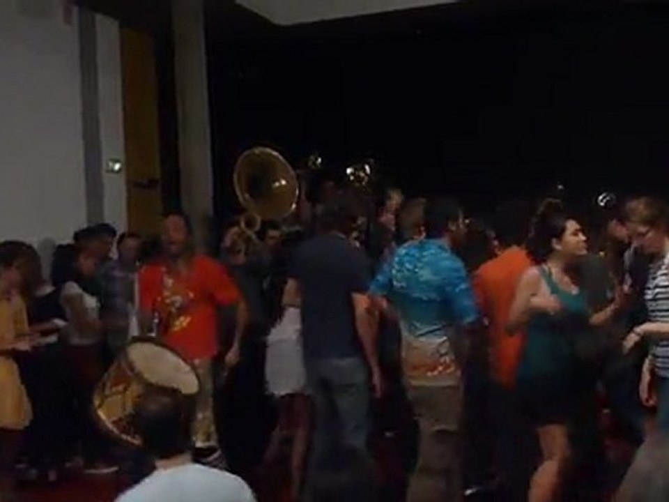 Orquestra Voadora - maracatu funk