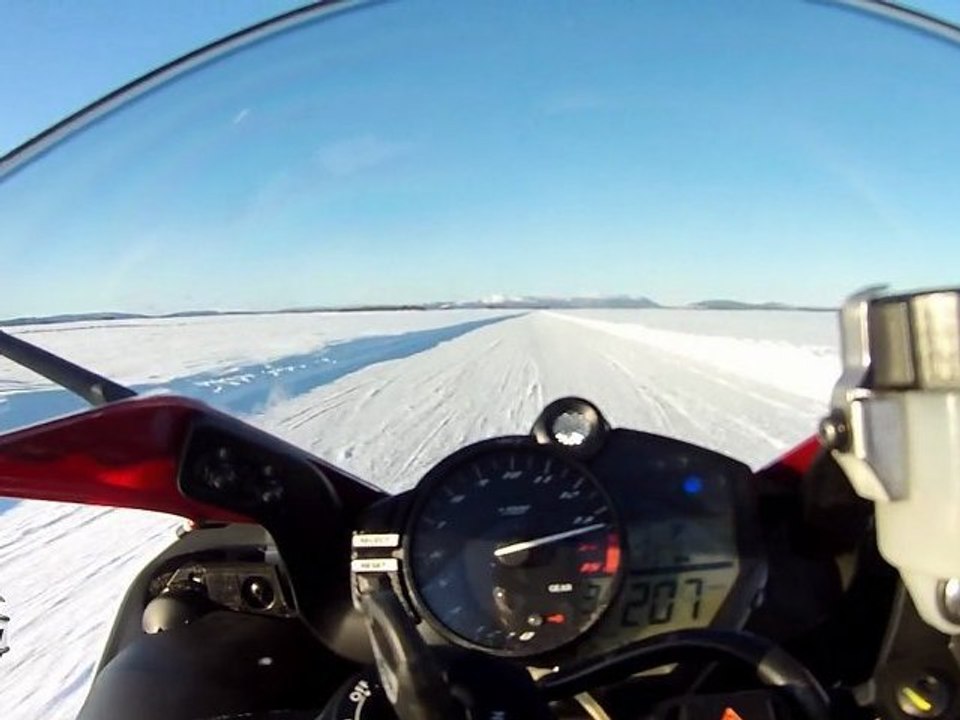 EXTREME - THE FINAL FIGHT - YAM R1 VS PORSCHE GT3 RS : 258 KM/H SUR LA GLACE