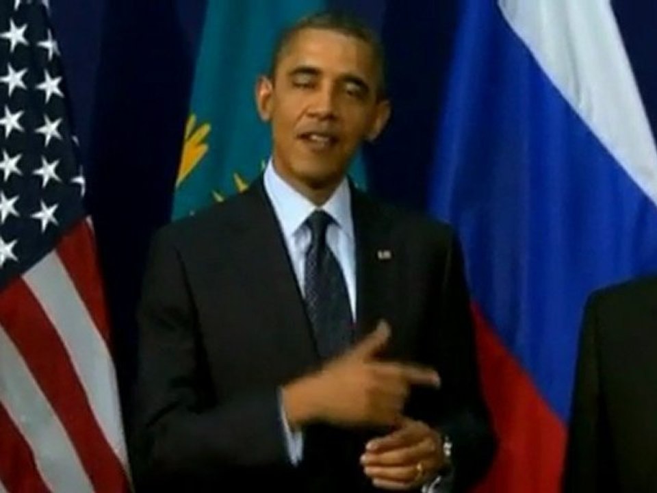 Obama defuses missile remarks