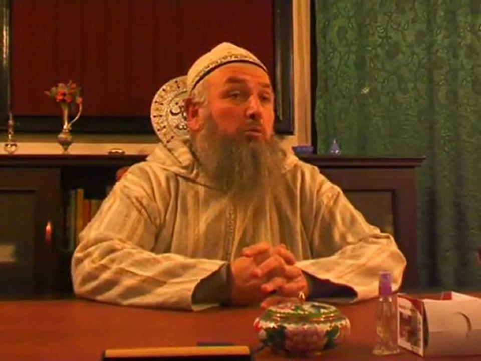 Rufai şeyhi, Şeyh Ömer Efendi Adnan Oktar'ın eserlerini anlatıyor