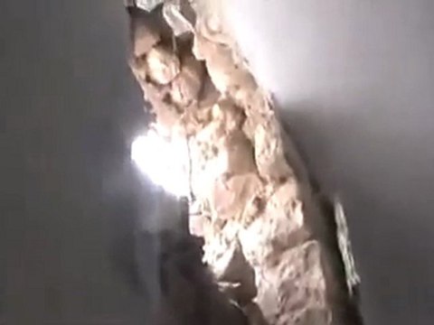 فري برس الدمار الذي حل في مسجد التوحيد الأثري من الداخل في قلعة المضيق جراء القصف العنيف من قبل قوات الأسد الحاقدة على الإسلام والمسلمين 26 3