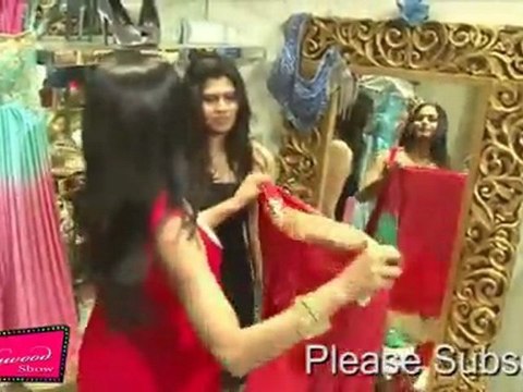 Veena Malik St Poses In Saree At Studio