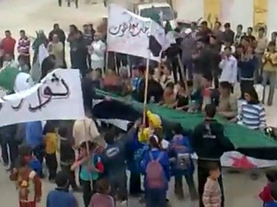 فري برس حلب   إبين   مظاهرة الاثنين نصرة لريف حلب الشمالي وحمص وحماة   26 3 2012 ج2