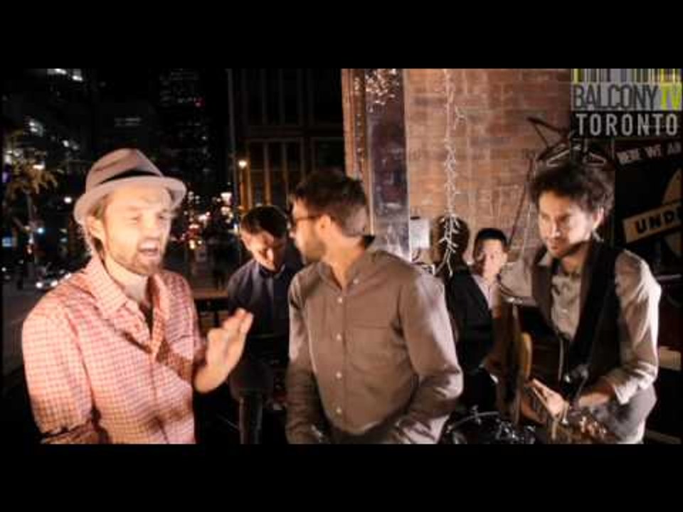 TINY DANZA - BEAT FLY (BalconyTV)