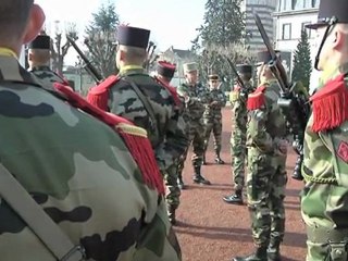 Visite du général Ract Madoux aux soldats du 92e RI avant leur départ en Afghanistan