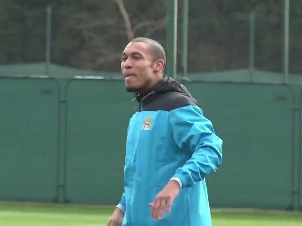 De Jong mystifie Joe Hart et se moque de lui !