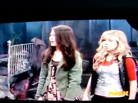iCarly - Carly perdió su habitación en incencio.