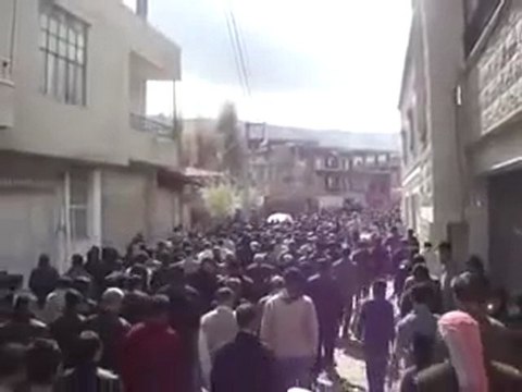 فري برس ريف دمشق الزبداني تشييع الشهيدة رابحة الجوجو في الزبداني 27 3 2012