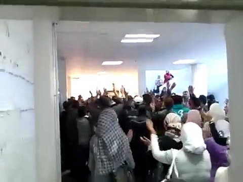 فري برس درعا المحطة مظاهرة احرار كلية الاقتصاد 27 3 2012 ج1