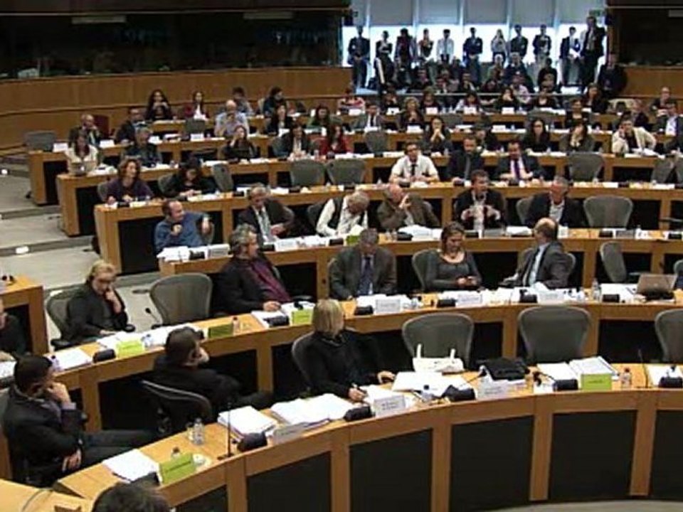 Yannick Jadot : sur ACTA, le Parlement doit aller au vote