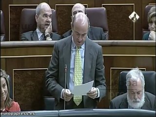De Guindos pide a PSOE que deje la demagogia