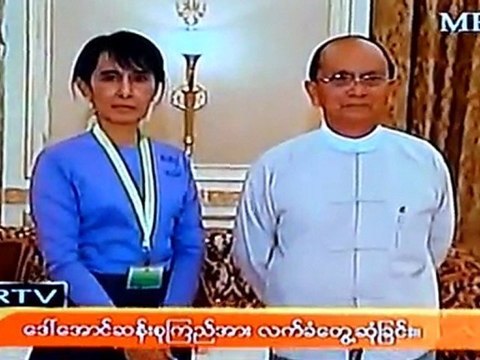 Suu Kyi's father makes comeback on campaign trail