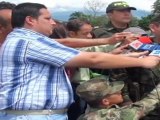 Exhiben los cadáveres de los últimos guerrilleros de las FARC muertos en los bombardeos