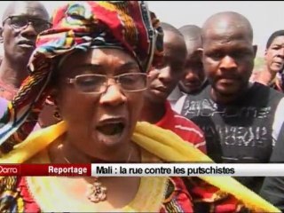 Mali, la rue contre les putschistes