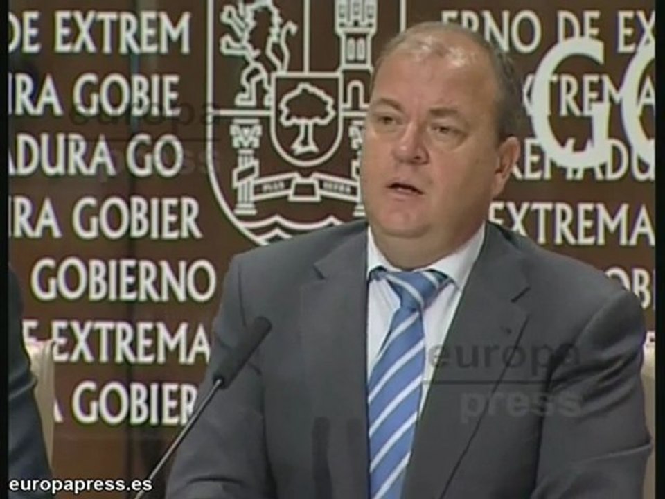 Monago: "Gobierno va a ajustar mucho sus cuentas"