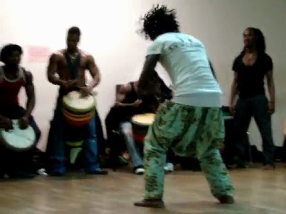 Stage de Danse Africaine avec Oumar Ouattara au Centre Momboye ( Mars 2012 )