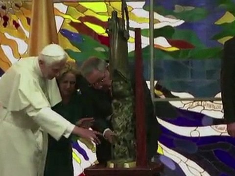Bento XVI se reúne com Raúl Castro