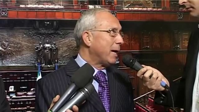 Napoli - Il governo Monti può rischiare se il Pd non fa un passo indietro (27.03.12)