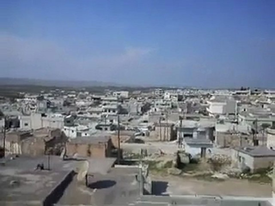 فري برس إدلب  معرشورين اطلاق نار كثيف على قرية معرشورين 27 3 2012