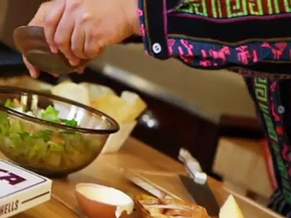 Azteca Food's Chef Gustavo Presents Salad Shell Caesar Salad