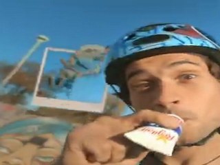 Pub télé 2012 Régilait Mini Tube Pocket de lait concentré sucré