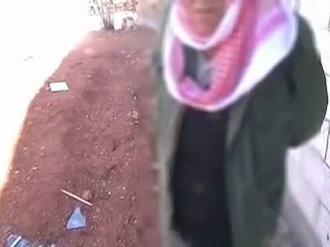 فري برس ريف دمشق رنكوس المنكوبة بقايا قذائف ولقاء مع رجل مسن