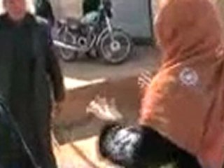 فري برس ريف حماه المحتل دموع احدى الثكالى في جبل شحشبو   مؤثر جدا جدا28 3 2012