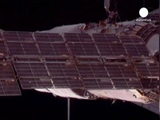 Le vaisseau ravitailleur européen ATV-3 s'amarre à la...