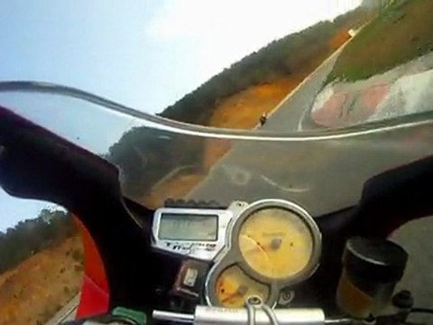 Battle run a Ales Jeremy la grenouille (ZX6R) JM la glisse (KTM 990 SMT) Lolo supermot 'Ducati hypermotard) et Moi (Benelli Tornado 900 Tre)