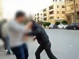 فري برس حلب  لحظة إصابة الشهيد أنس سيمو 28 3 2012 ج2