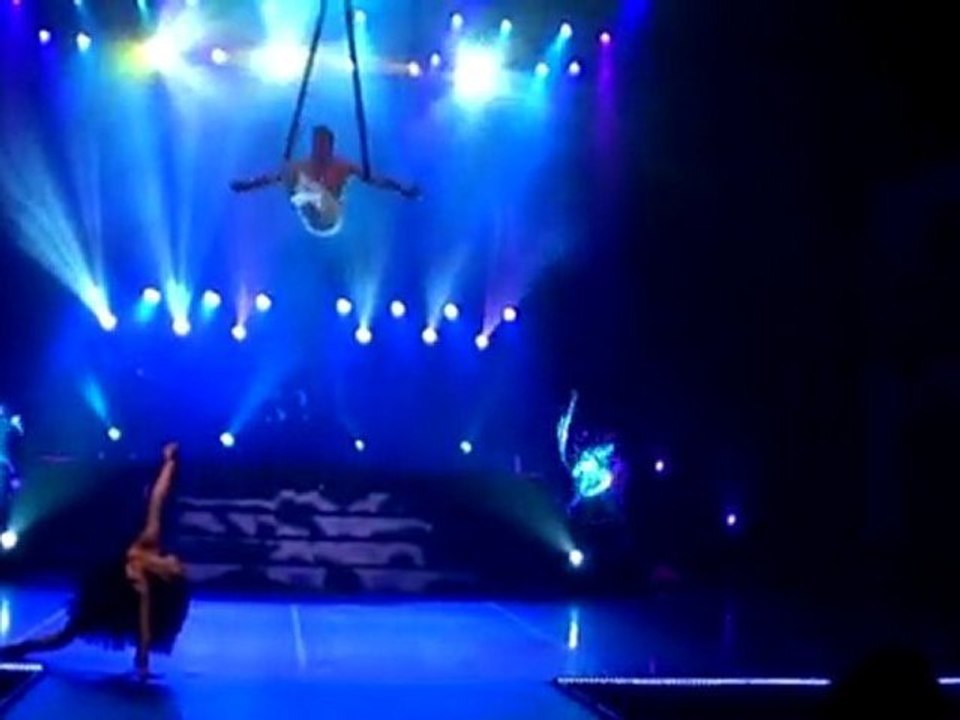 DUO KRATOS-aerial acts-presents Art agency Valentino