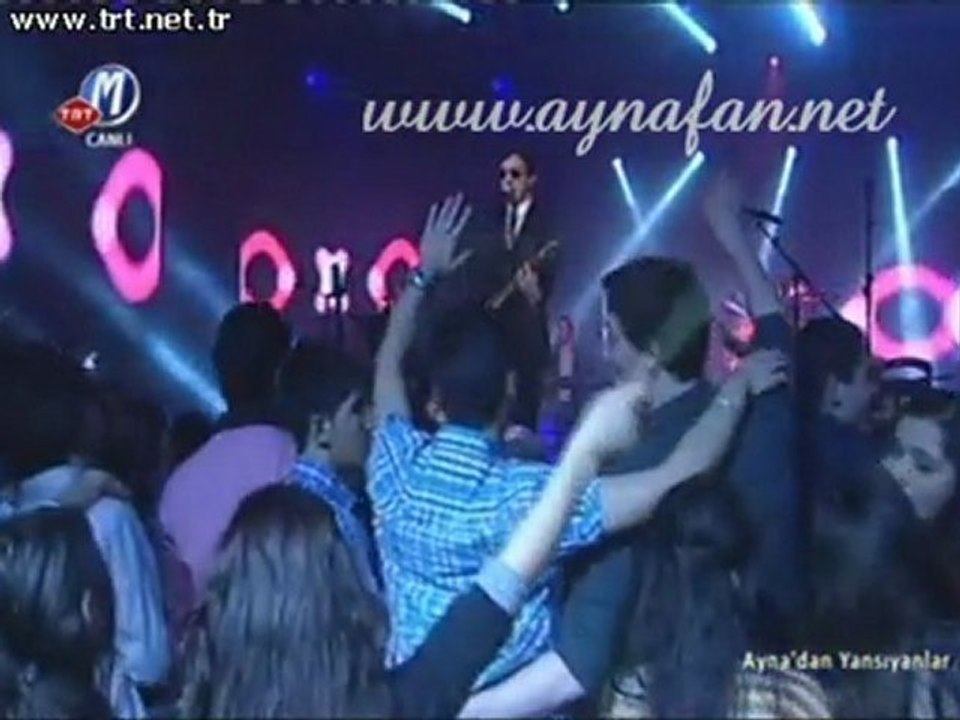 Ayna'dan Yansıyanlar "Pera da Yağmur" şiiri