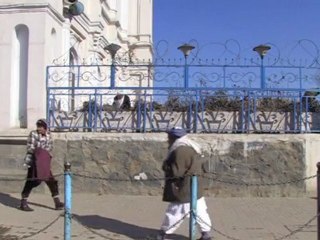 Talibans afghans: un peu plus ouverts mais toujours très craints