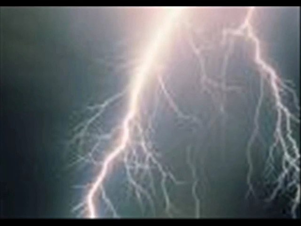 MÜLK SURESI-HARIKA BIR SES