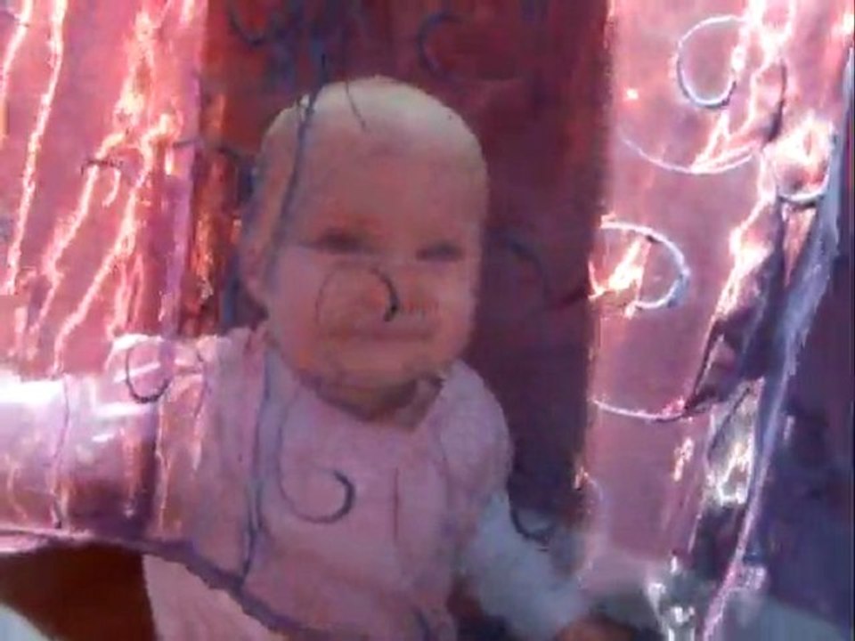 "Tu m'as vu? Bah non, j'suis cachée!"