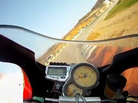 Run a Ales sur Benelli 900 Tornado Vue avant arriere