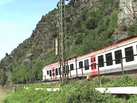 Züge südlich Loreley, RBH 143, ECC 185, 140, 101, 151, 152, ERS 189, Railion 185, 612, 427, 428