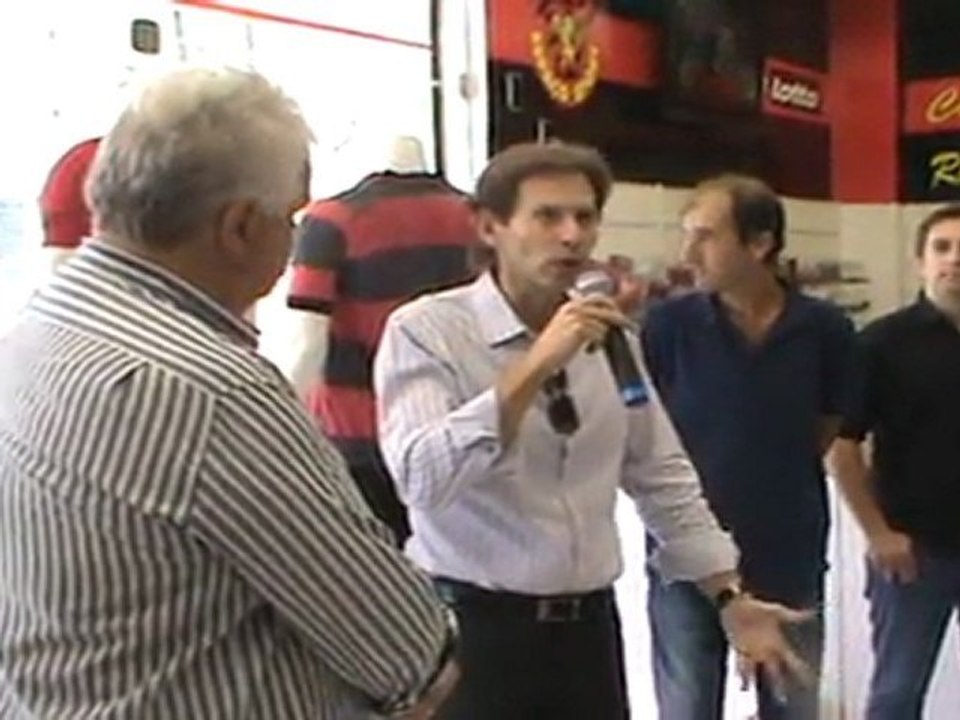 Goleada PE - Dubeux discursando