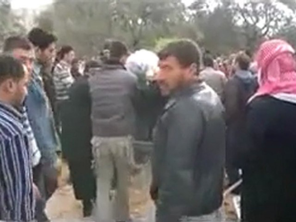 فري برس ادلب تشييع الشهيد محمد علي تاج الين ابن عمر سرمين ادلب 29 3 2012