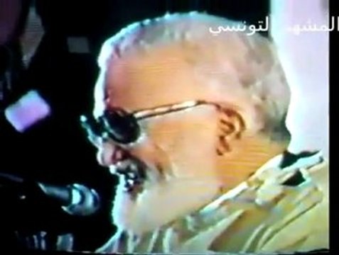 فيديو نادر يظهر شيخ شارنكول الشيخ أحمد الأزرق الزيتوني اليوسفي المحكوم عليه بالإعدام في عهد بورقيبة
