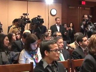 Chávez no da apertura, sino que intenta "suprimir" a oposición, dijo senador de EEUU